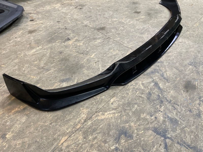 Спойлер (дефлектор) крышки багажника