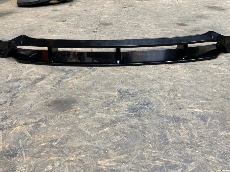 Спойлер (дефлектор) крышки багажника