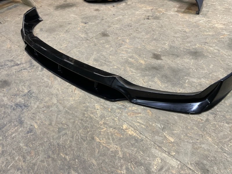 Спойлер (дефлектор) крышки багажника