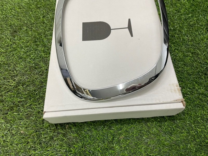 Накладка заднего фонаря левая