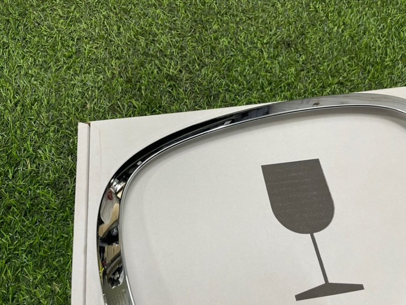 Накладка заднего фонаря левая