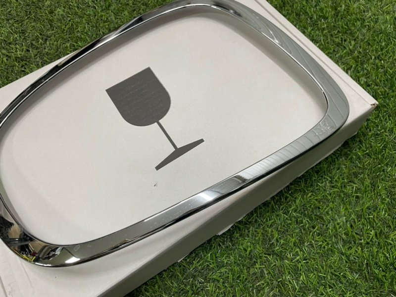 Накладка заднего фонаря левая