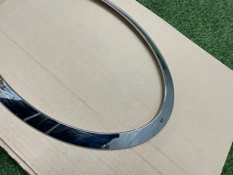 Молдинг фары правой