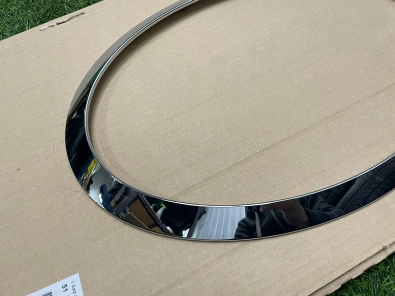 Молдинг фары правой