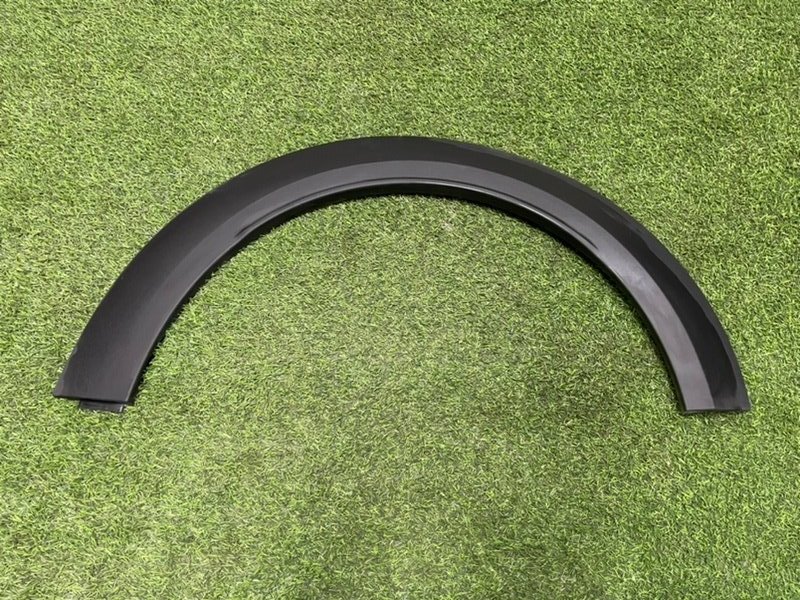 Накладка заднего крыла левого