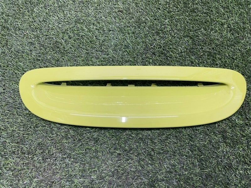 Молдинг капота