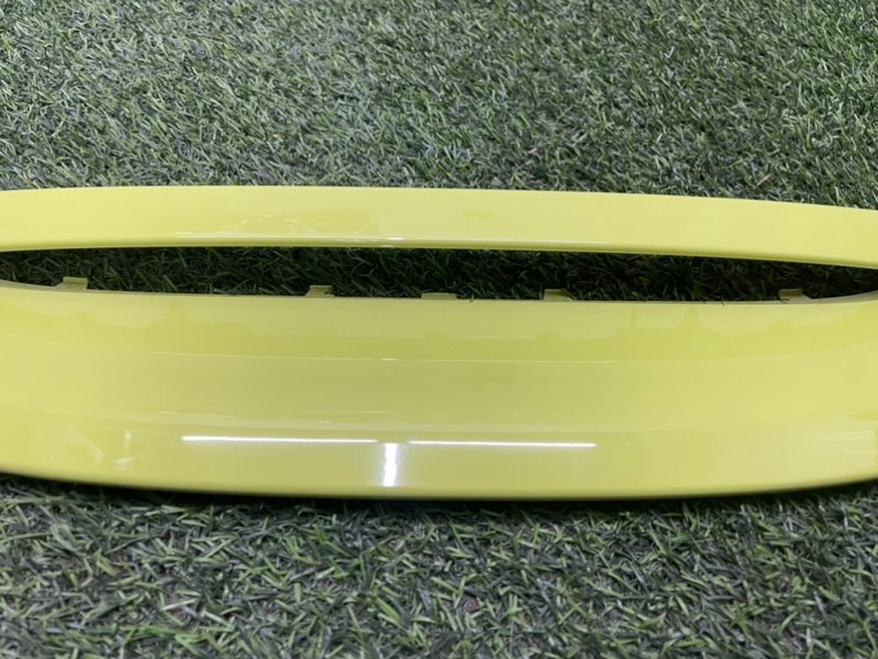 Молдинг капота