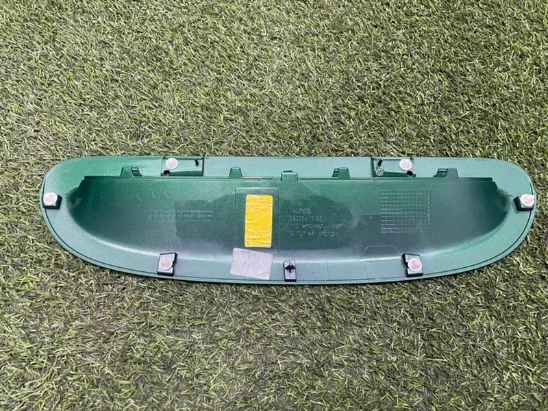 Молдинг капота