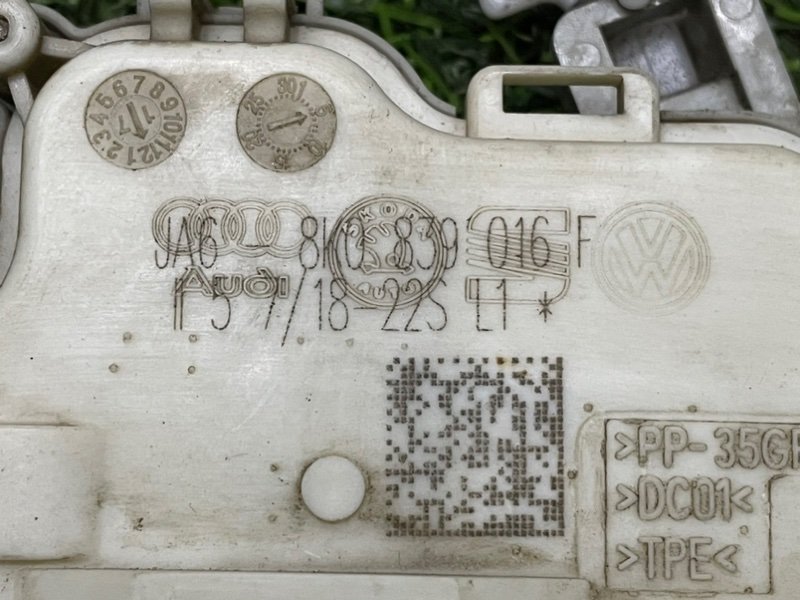 Замок двери задней правой