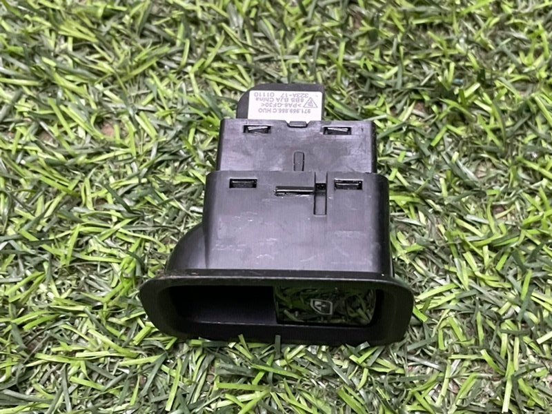 Кнопка стеклоподъемника