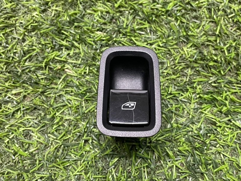 Кнопка стеклоподъемника