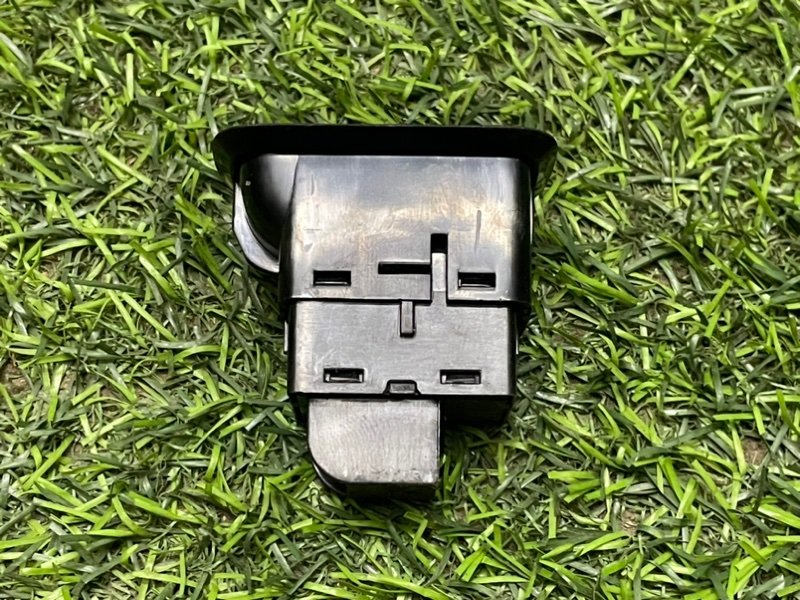 Кнопка стеклоподъемника