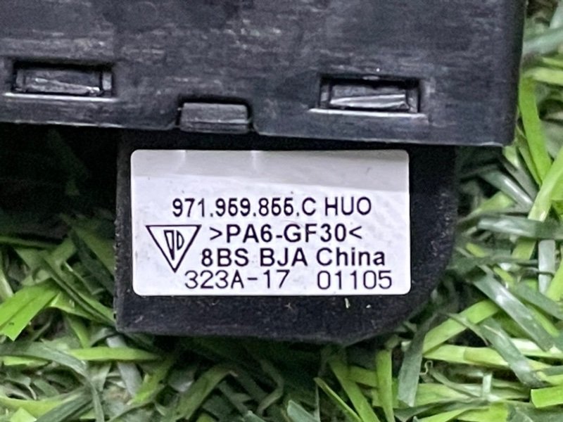 Кнопка стеклоподъемника