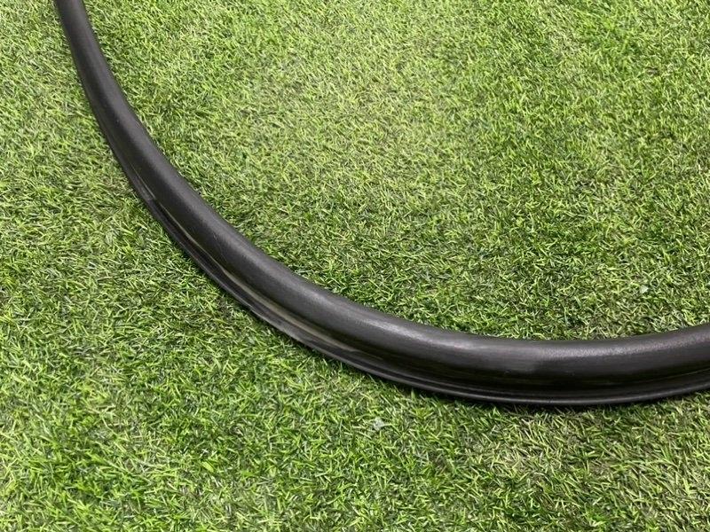 Уплотнитель капота