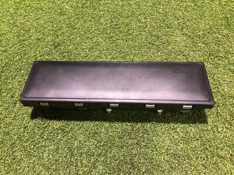 Подушка безопасности пассажирская (в торпедо)