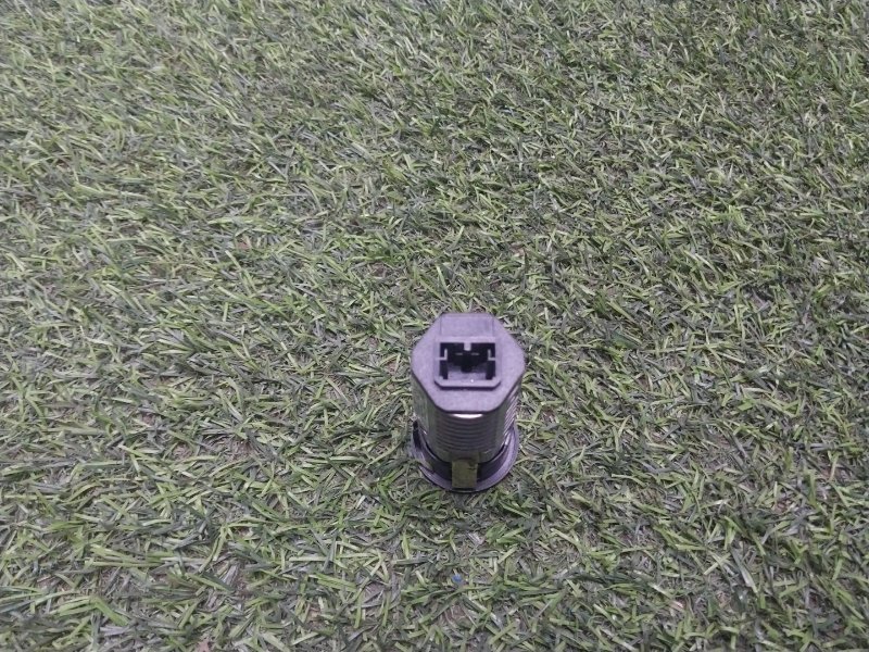 Гнездо AUX / USB IN