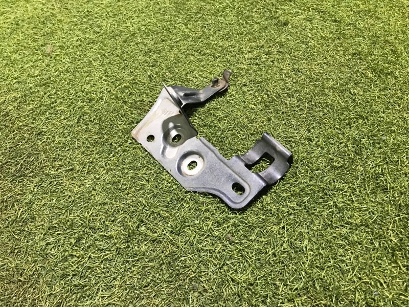 Кронштейн крепления крыла