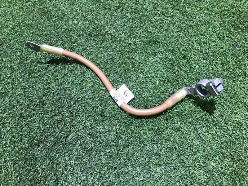 Клемма аккумулятора +