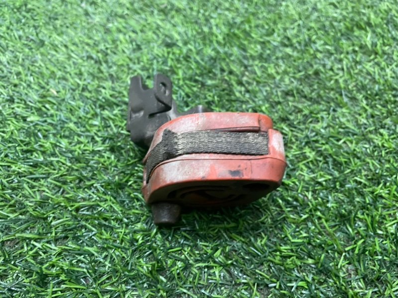 Кронштейн глушителя