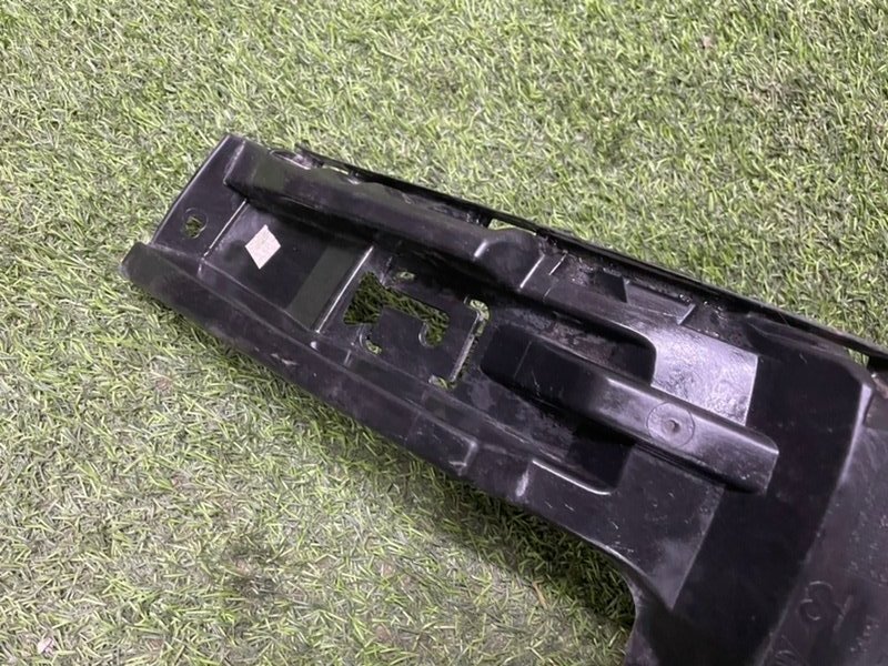 Кронштейн заднего бампера левый