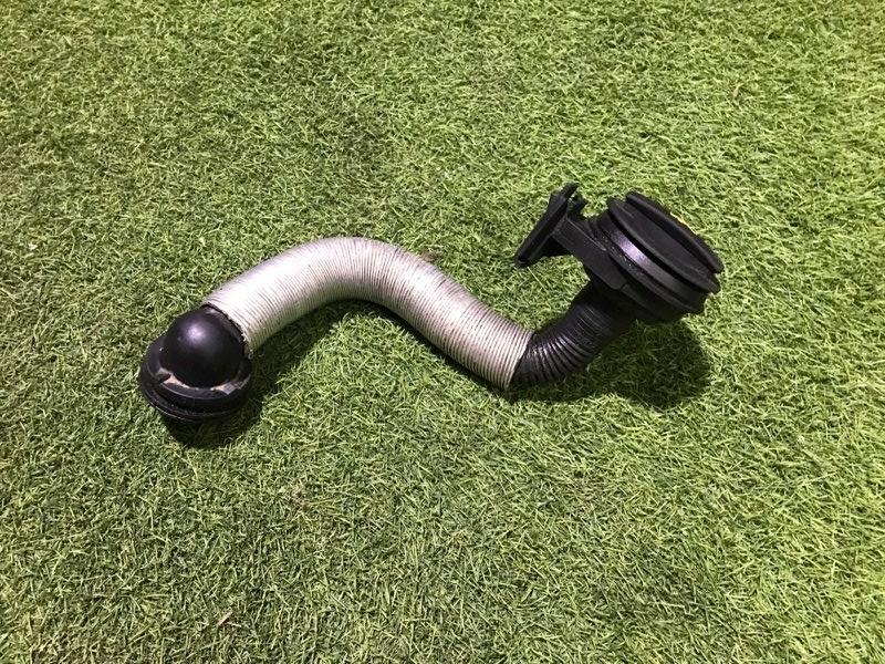 Маслозаливная горловина