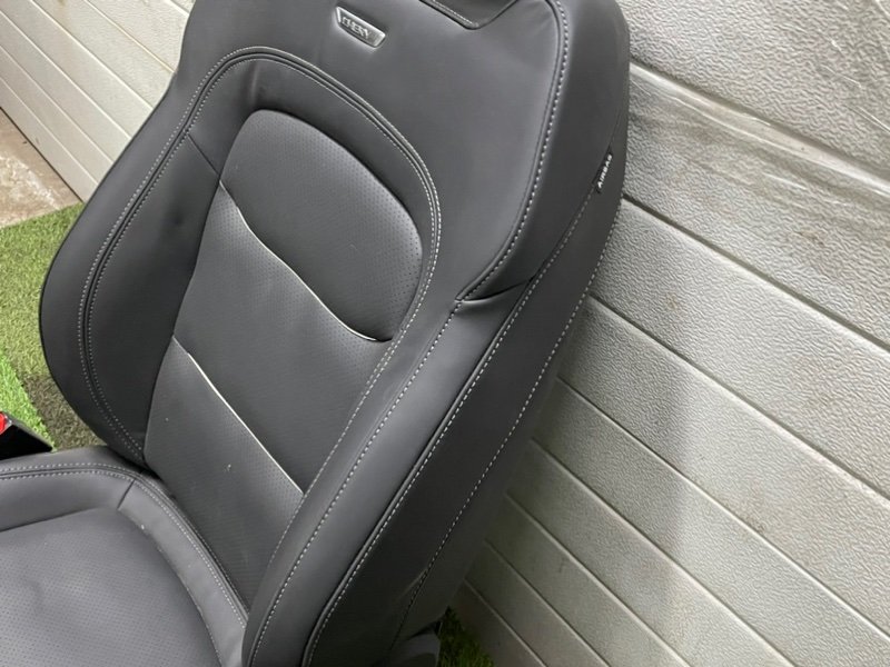 Сиденье салонное