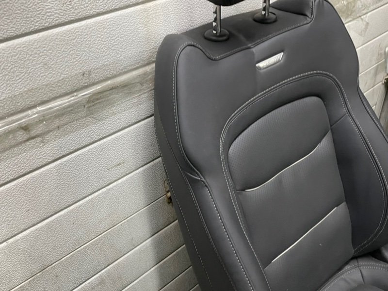 Сиденье салонное