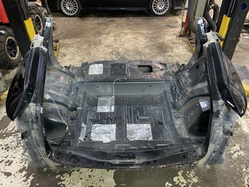 Кузовной элемент