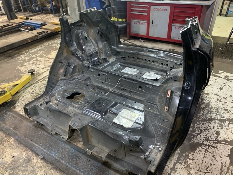 Кузовной элемент