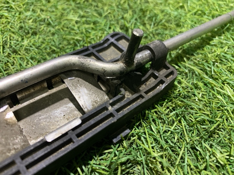 Кронштейн фар левый