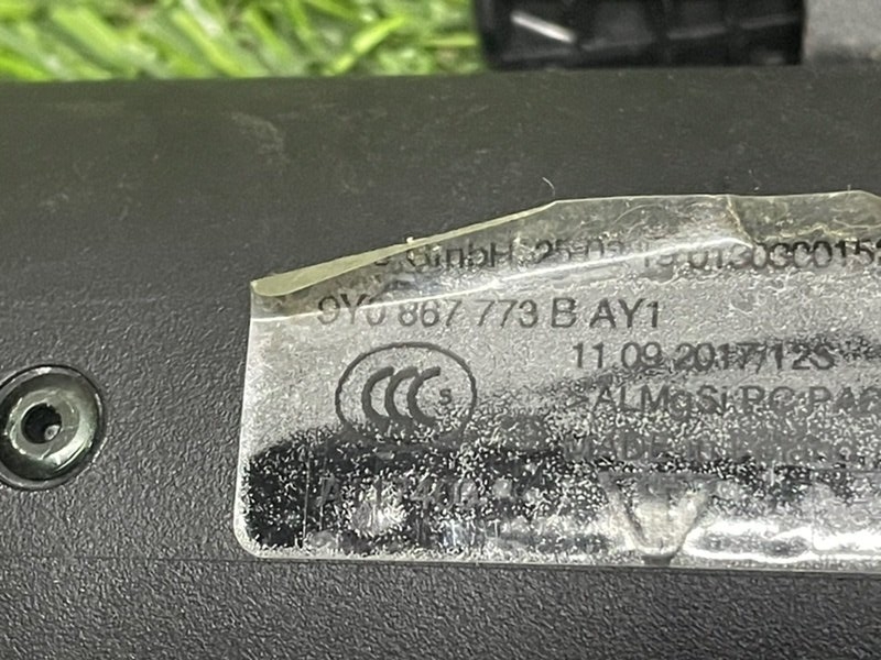 Шторка багажника