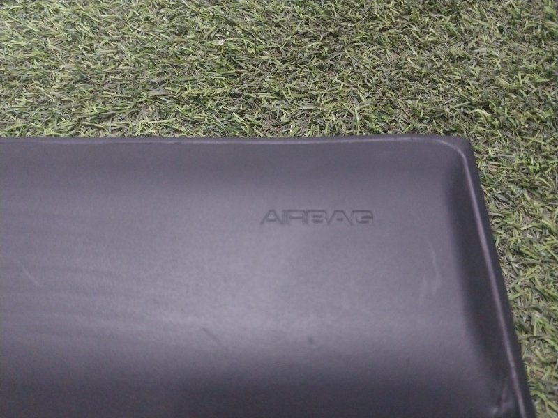 Подушка безопасности в рулевое колесо