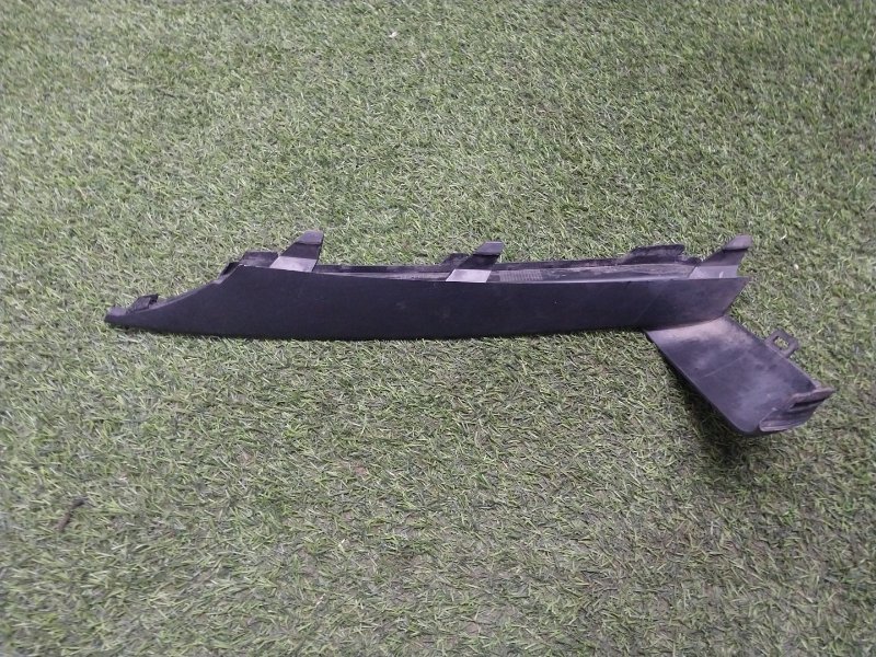 Накладка переднего бампера правая