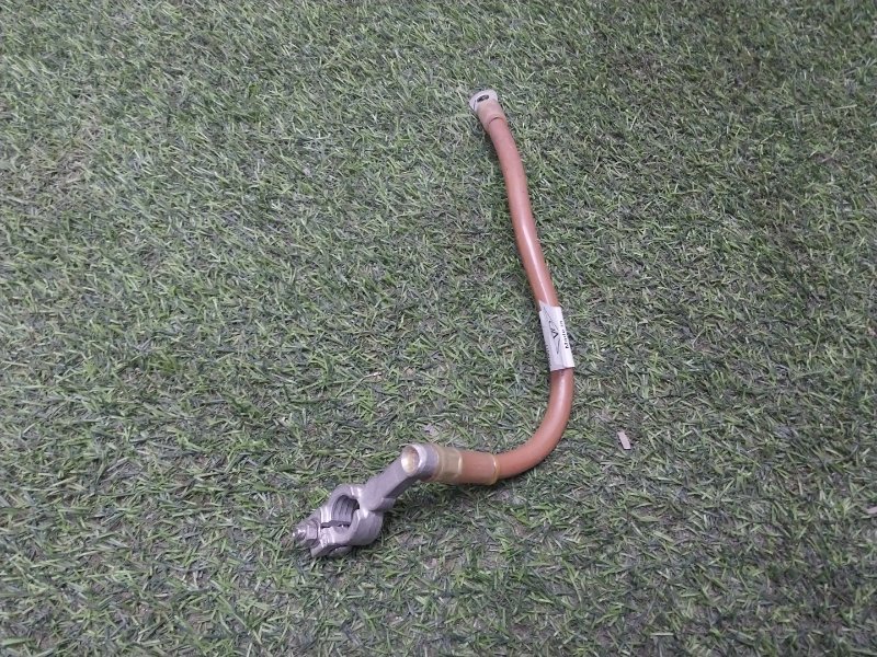 Клемма аккумулятора +