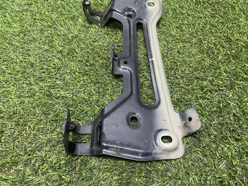 Кронштейн крепления крыла