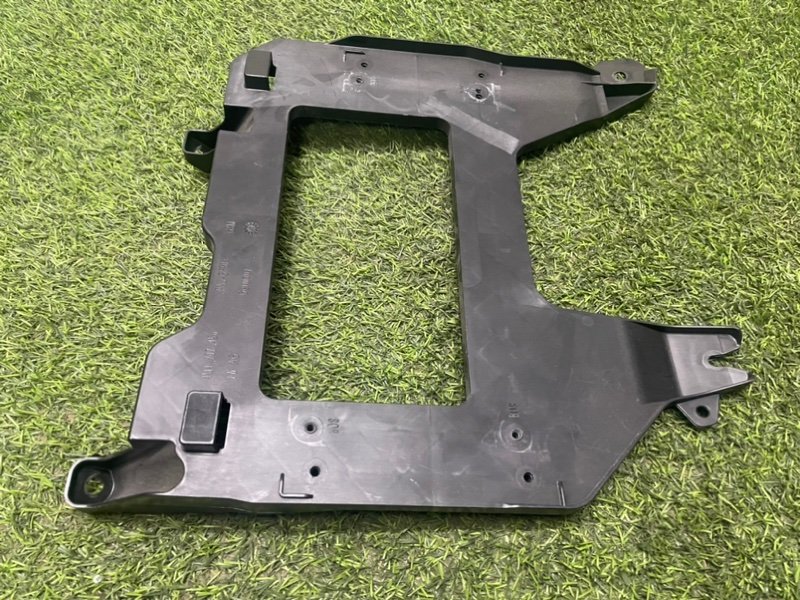 Кронштейн блока управления двигателем