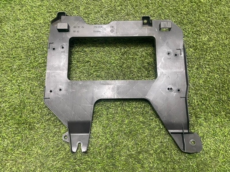 Кронштейн блока управления двигателем