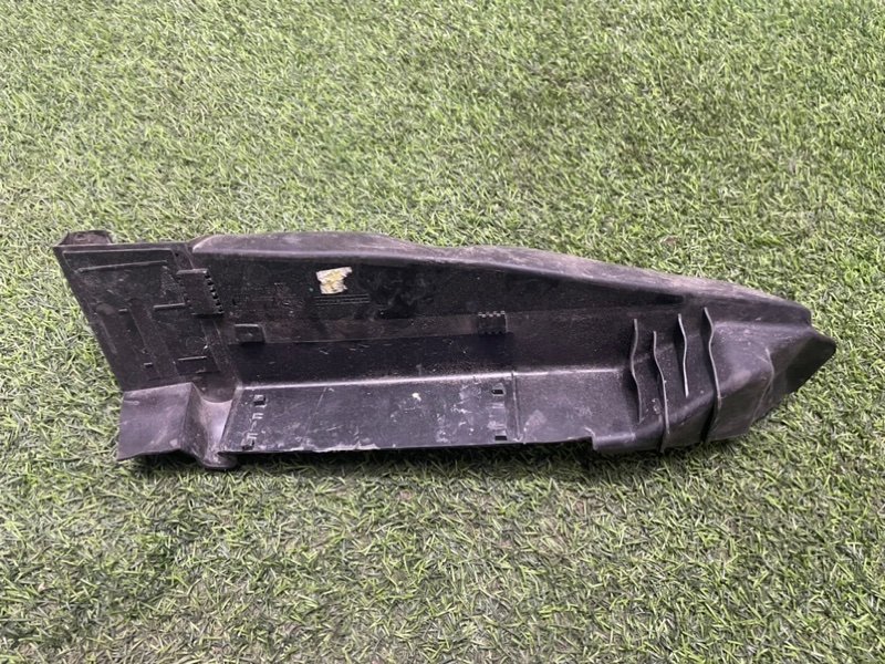 Накладка переднего крыла правого