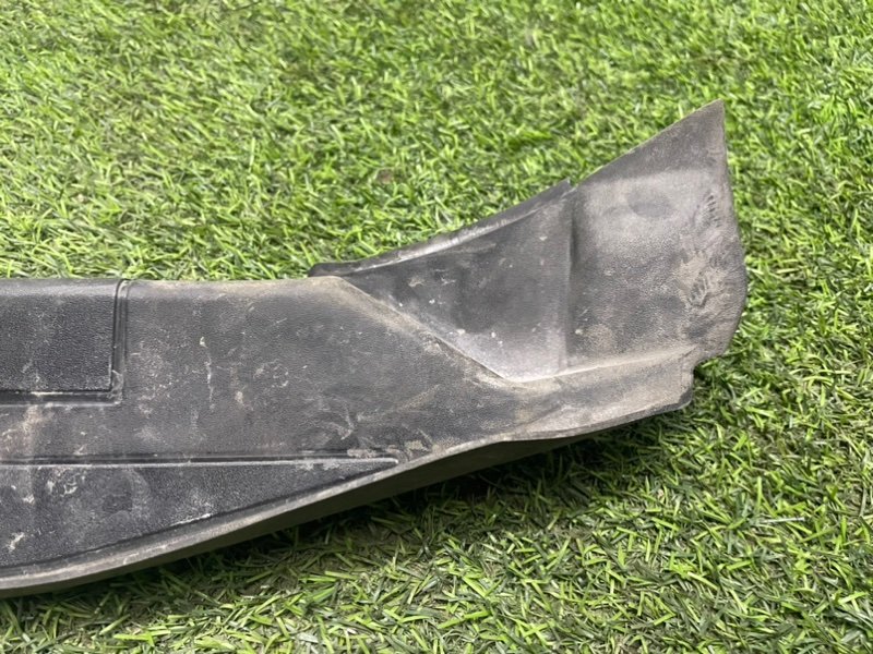 Накладка переднего крыла правого