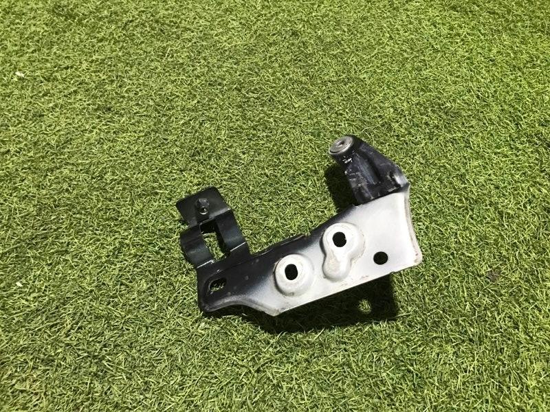 Кронштейн крепления крыла