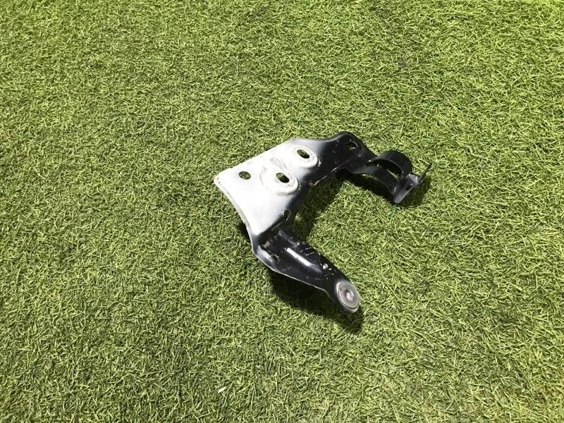 Кронштейн крепления крыла