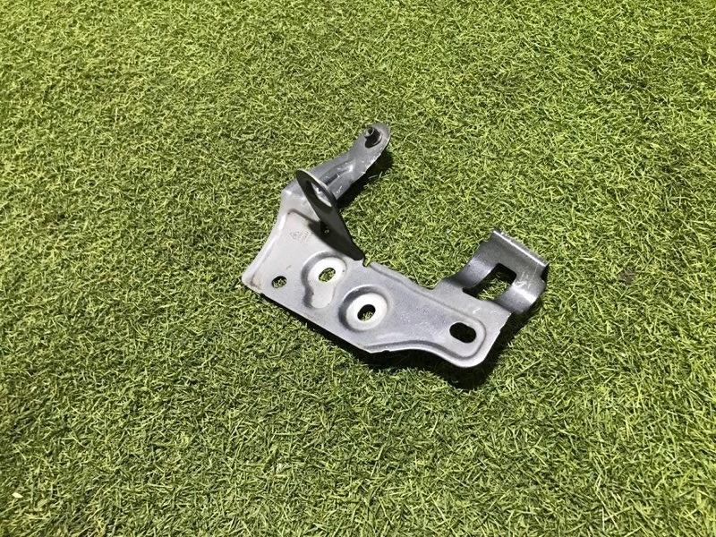 Кронштейн крепления крыла