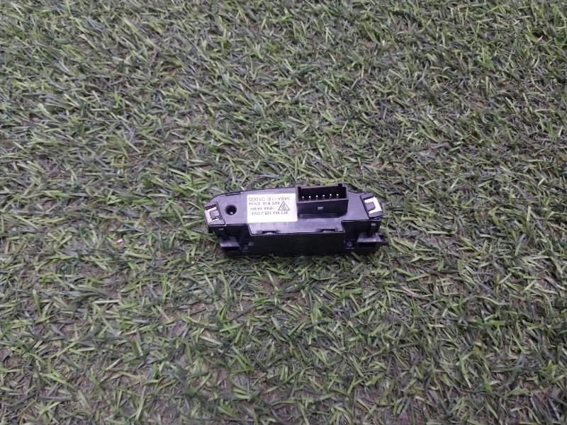 Кнопка центрального замка