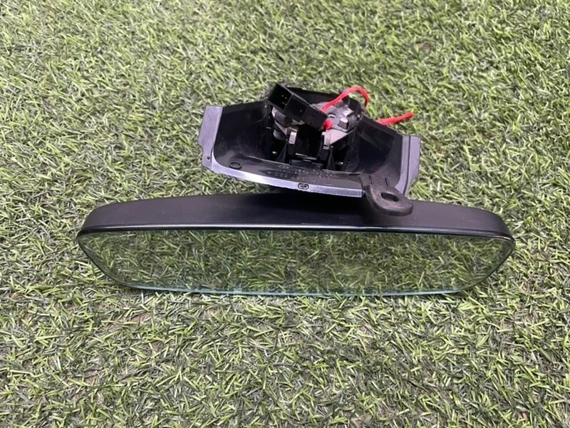 Зеркало заднего вида