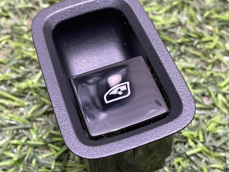 Кнопка стеклоподъемника