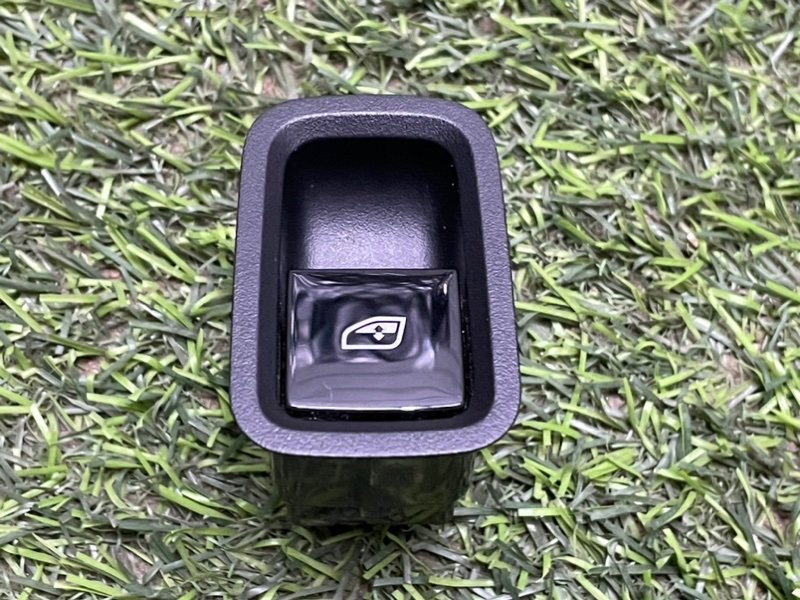 Кнопка стеклоподъемника