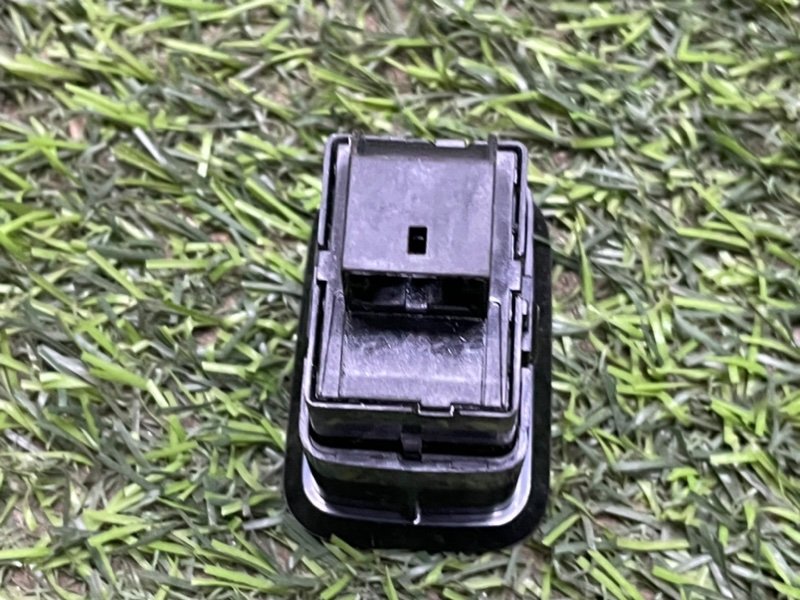 Кнопка стеклоподъемника