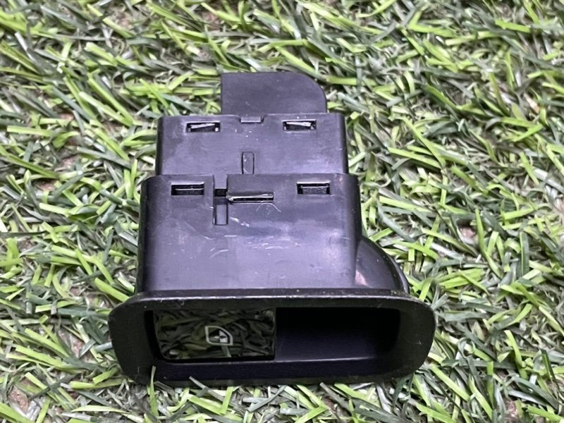 Кнопка стеклоподъемника