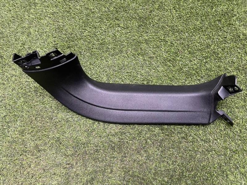 Обшивка двери багажника