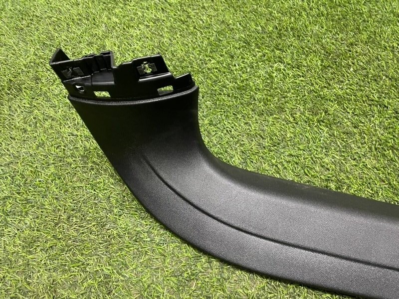 Обшивка двери багажника